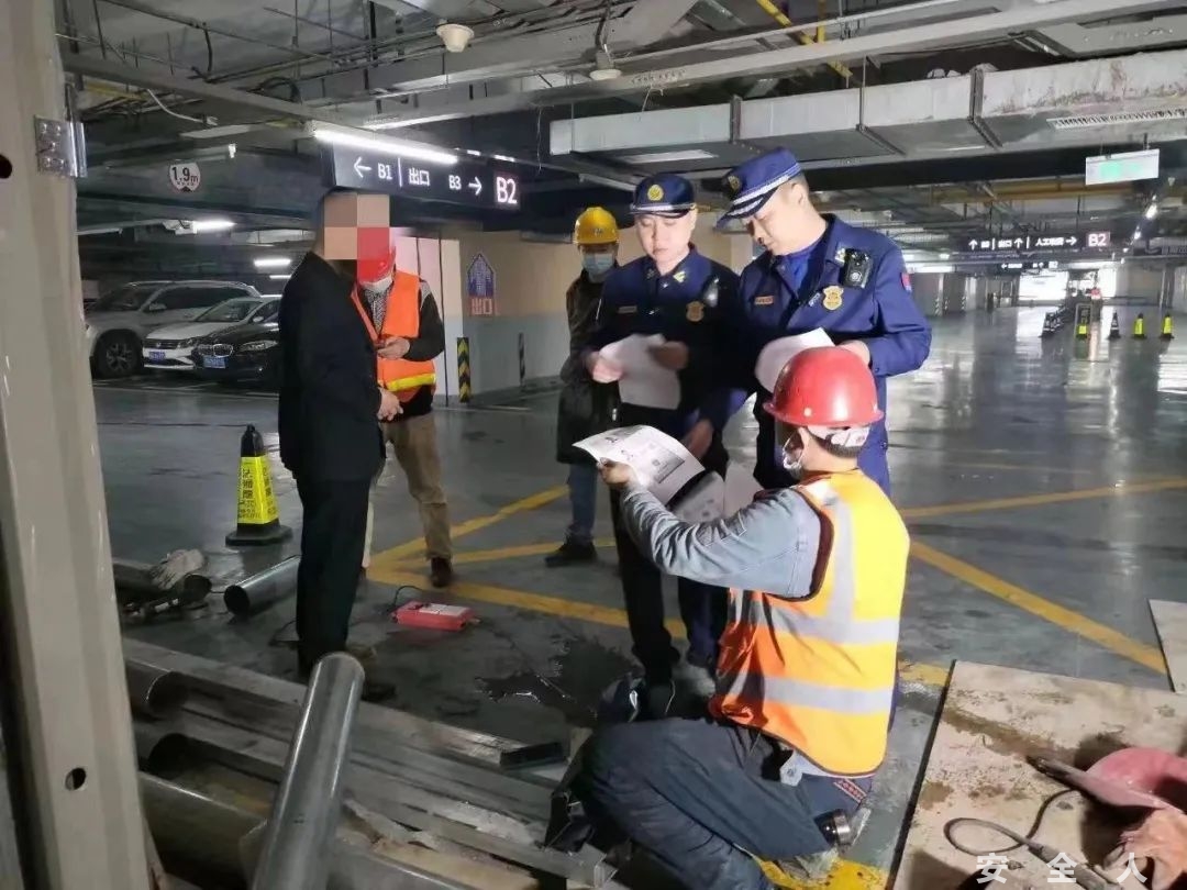 湖北黄石   强令他人冒险作业，拘留！